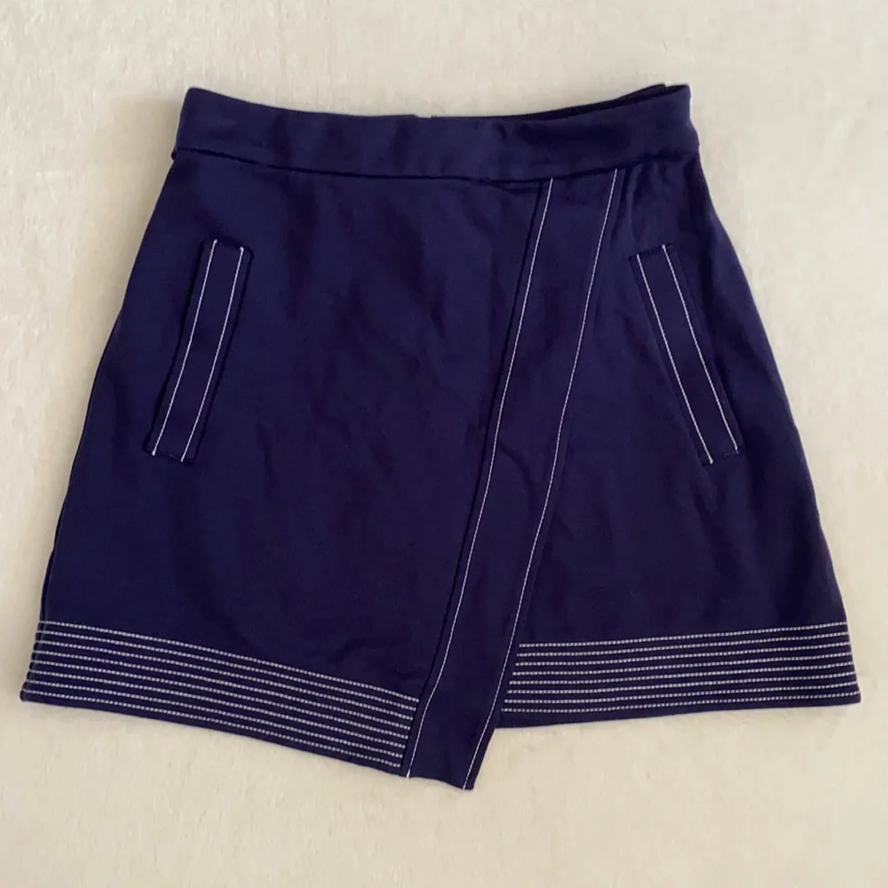 Guess Los Angeles | Faux Wrap Tie Belt Asymmetrical Mini Skirt Blue (S 4-6) - Picture 2 of 15